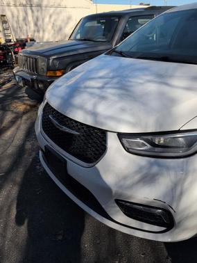 2023 Chrysler Pacifica Touring-L