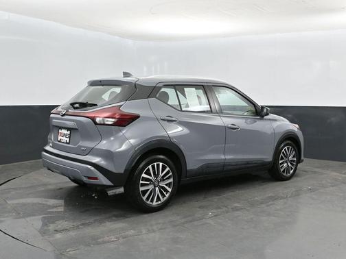 Boulder Gray Pearl 2021 Nissan Kicks SV