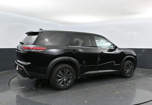 2024 Nissan Pathfinder S