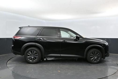 2024 Nissan Pathfinder S