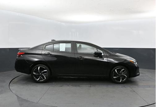 2024 Nissan Versa 1.6 SR