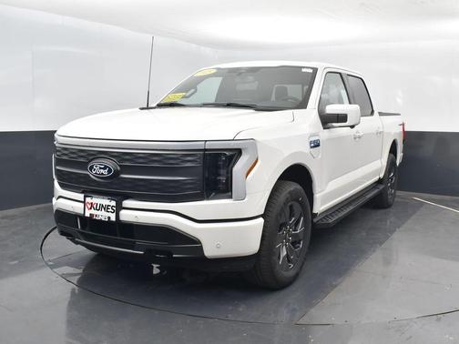 2025 Ford F-150 Lightning LARIAT
