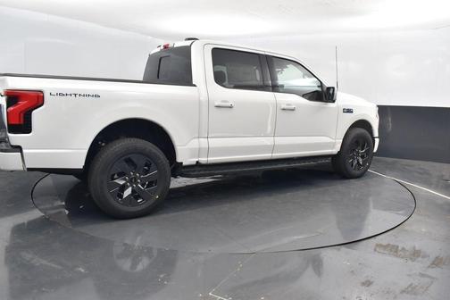 2025 Ford F-150 Lightning LARIAT