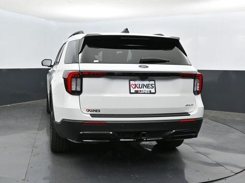 White Metallic 2026 Ford Explorer ST-Line