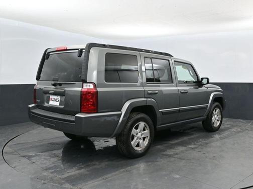 2007 Jeep Commander Sport