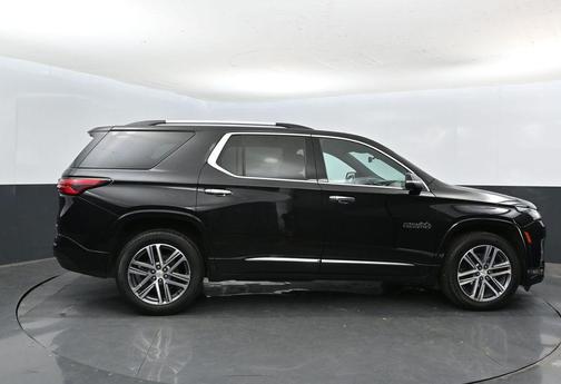 Black 2023 Chevrolet Traverse High Country