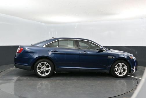 2017 Ford Taurus SEL