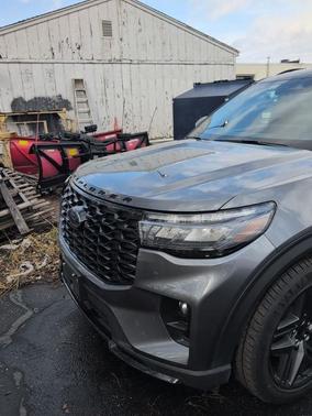 Gray Metallic 2025 Ford Explorer ST-Line