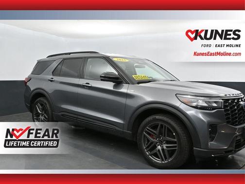 Gray Metallic 2025 Ford Explorer ST-Line