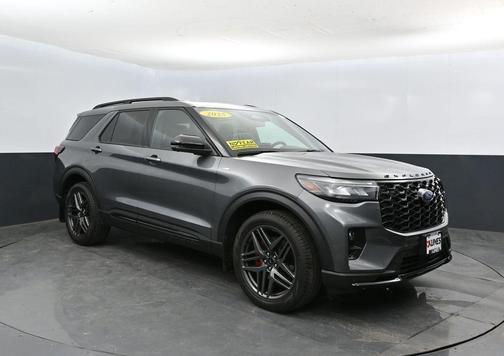 Gray Metallic 2025 Ford Explorer ST-Line