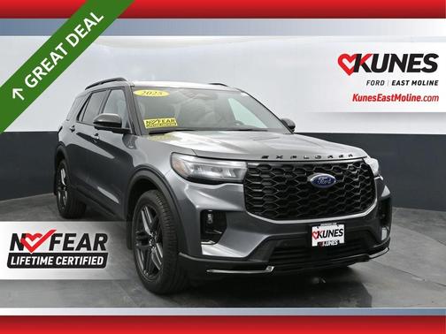 Gray Metallic 2025 Ford Explorer ST-Line