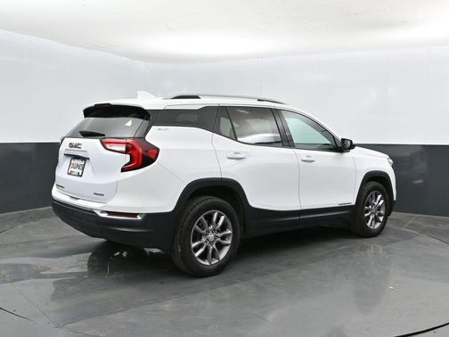 Summit White 2024 GMC Terrain SLT