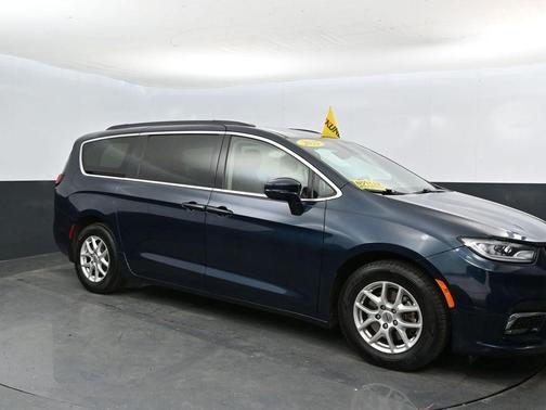 2022 Chrysler Pacifica Touring-L