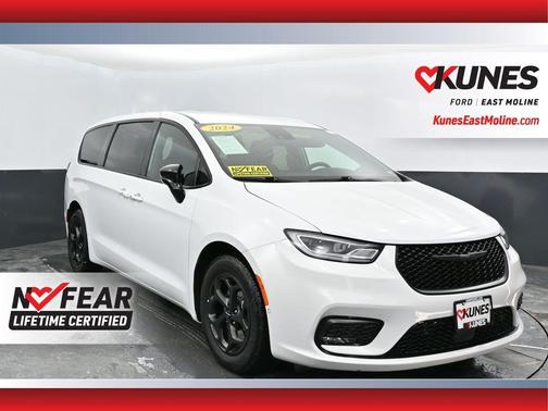 2024 Chrysler Pacifica Hybrid Select