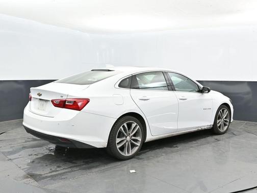 Summit White 2023 Chevrolet Malibu LT
