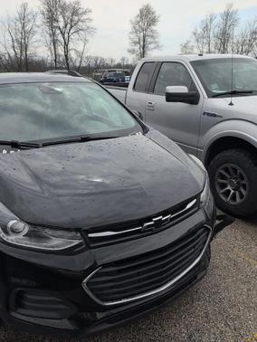 Mosaic Black Metallic 2020 Chevrolet Trax LT