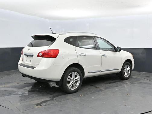 Pearl White 2015 Nissan Rogue Select S