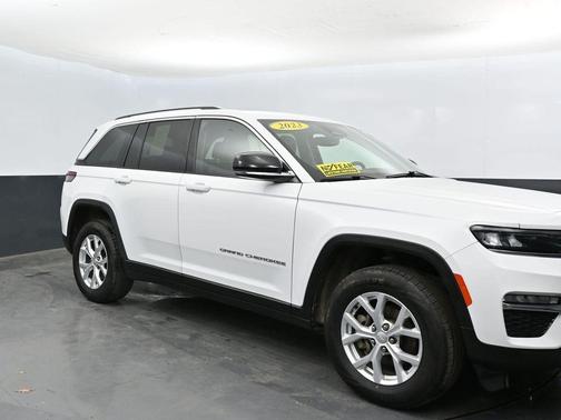 Bright White Clearcoat 2023 Jeep Grand Cherokee Limited