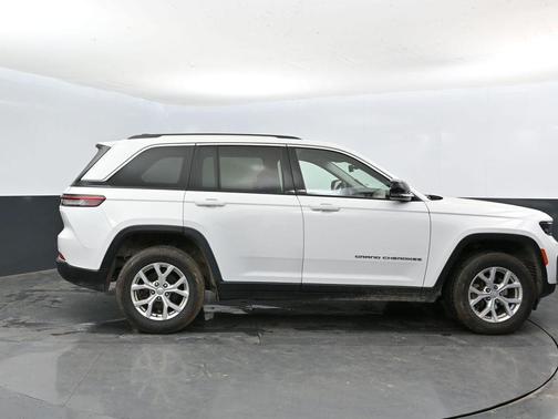 Bright White Clearcoat 2023 Jeep Grand Cherokee Limited