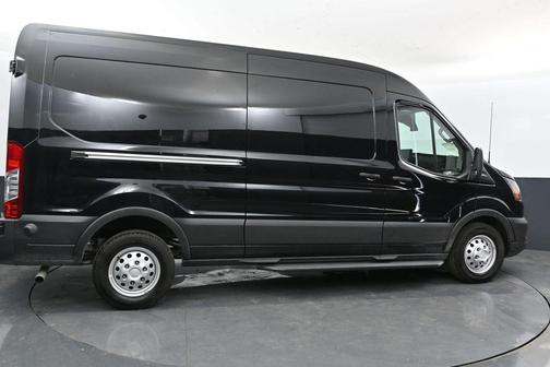 Agate Black Metallic 2026 Ford Transit-350 148 WB Medium Roof Cargo