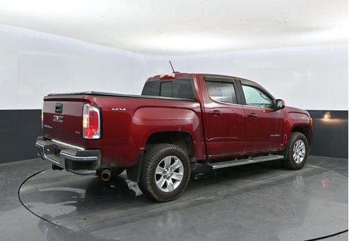 Red 2018 GMC Canyon SLE