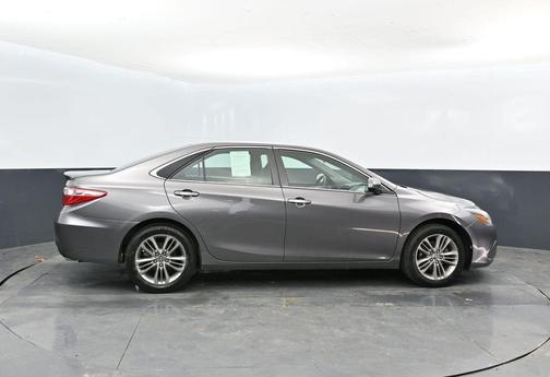 Creme Brulee Mica 2017 Toyota Camry SE