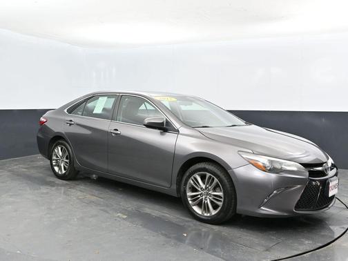 Creme Brulee Mica 2017 Toyota Camry SE