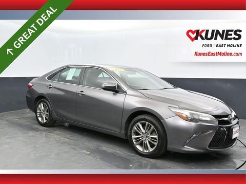 Creme Brulee Mica 2017 Toyota Camry SE