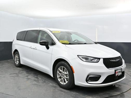 2024 Chrysler Pacifica Touring-L