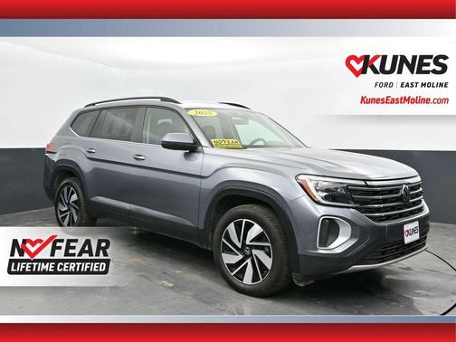 Platinum Gray Metallic 2025 Volkswagen Atlas 2.0T SE