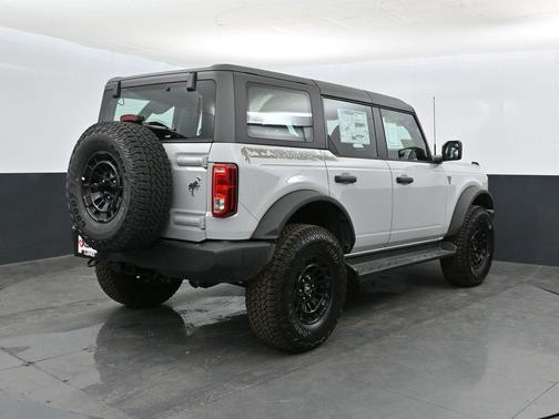 Avalanche Gray 2026 Ford Bronco Base