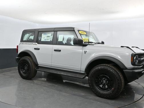 Avalanche Gray 2026 Ford Bronco Base