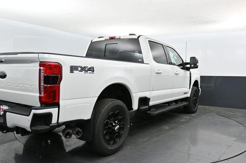 Star White 2026 Ford F-350 Lariat Super Duty