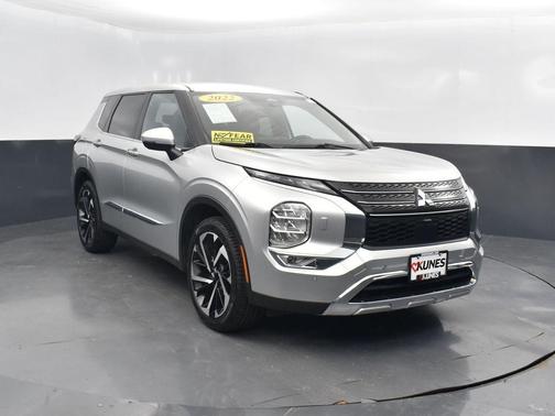 2022 Mitsubishi Outlander SE