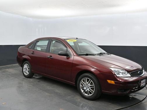 Maroon 2007 Ford Focus SE