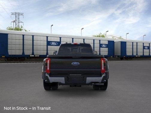 Agate Black Metallic 2026 Ford F-350 Lariat Super Duty