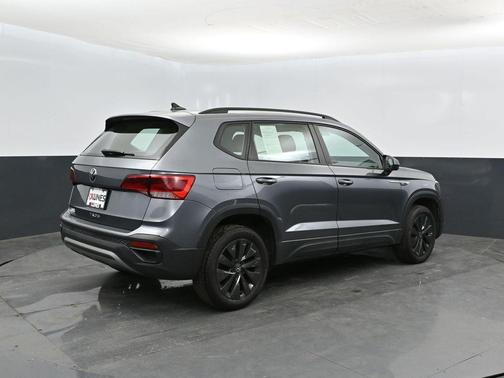 Platinum Gray Metallic 2022 Volkswagen Taos 1.5T S