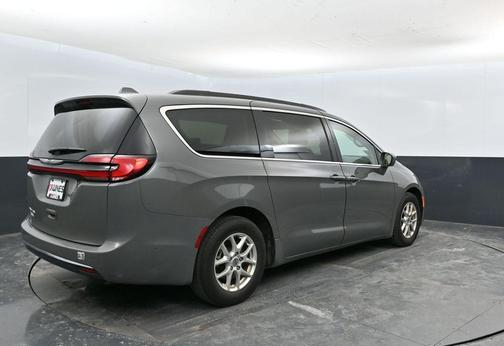 2022 Chrysler Pacifica Touring-L