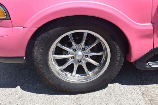 Pink 1998 Lincoln Navigator