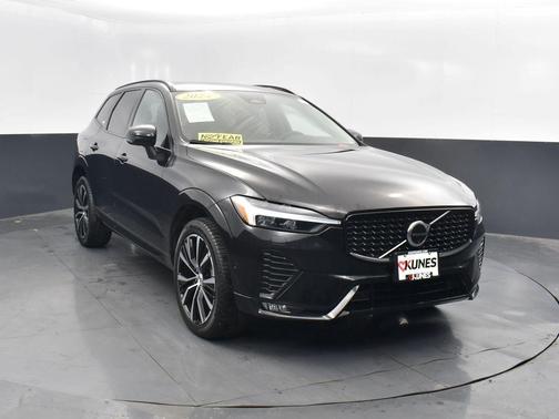 2024 Volvo XC60 B5 Plus Dark Theme