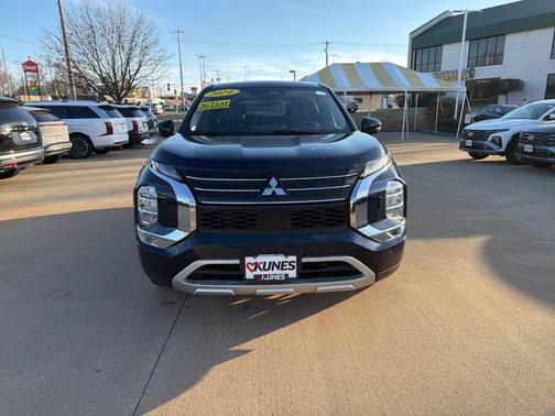 2024 Mitsubishi Outlander 