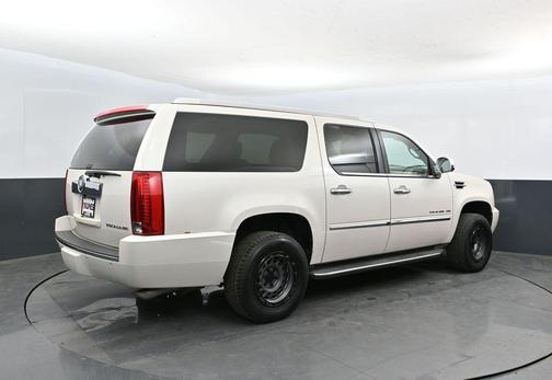 White Diamond Clearcoat 2011 Cadillac Escalade ESV Luxury