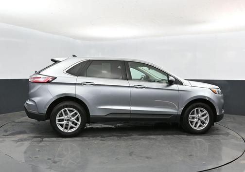 Silver Metallic 2024 Ford Edge SEL