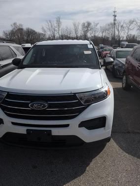 White 2022 Ford Explorer XLT