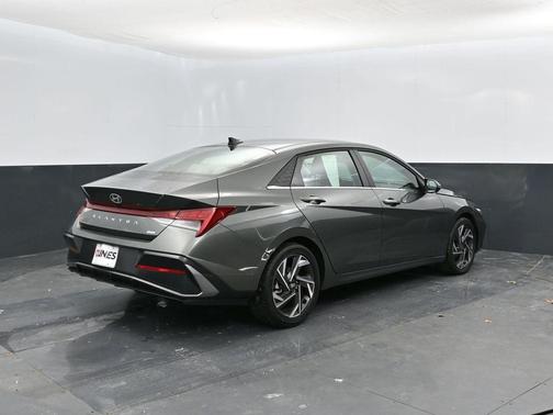 2025 Hyundai ELANTRA HEV Limited