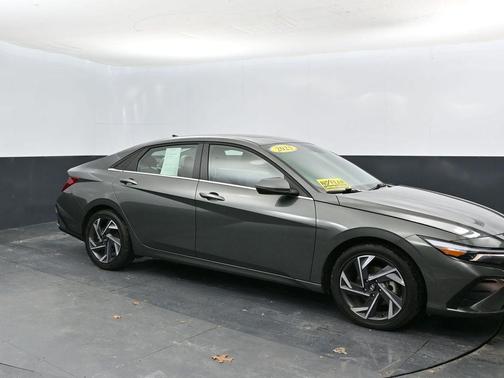 2025 Hyundai ELANTRA HEV Limited