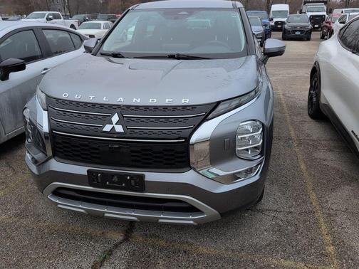 2022 Mitsubishi Outlander SE