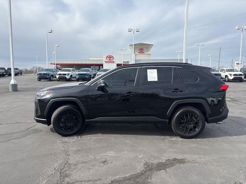 2021 Toyota RAV4 LE