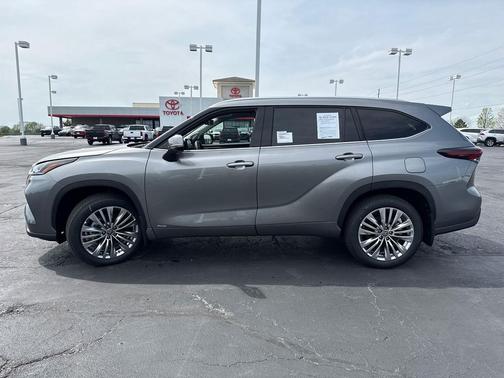 Heavy Metal 2026 Toyota Highlander Hybrid Platinum