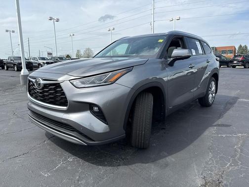 Heavy Metal 2026 Toyota Highlander Hybrid Platinum